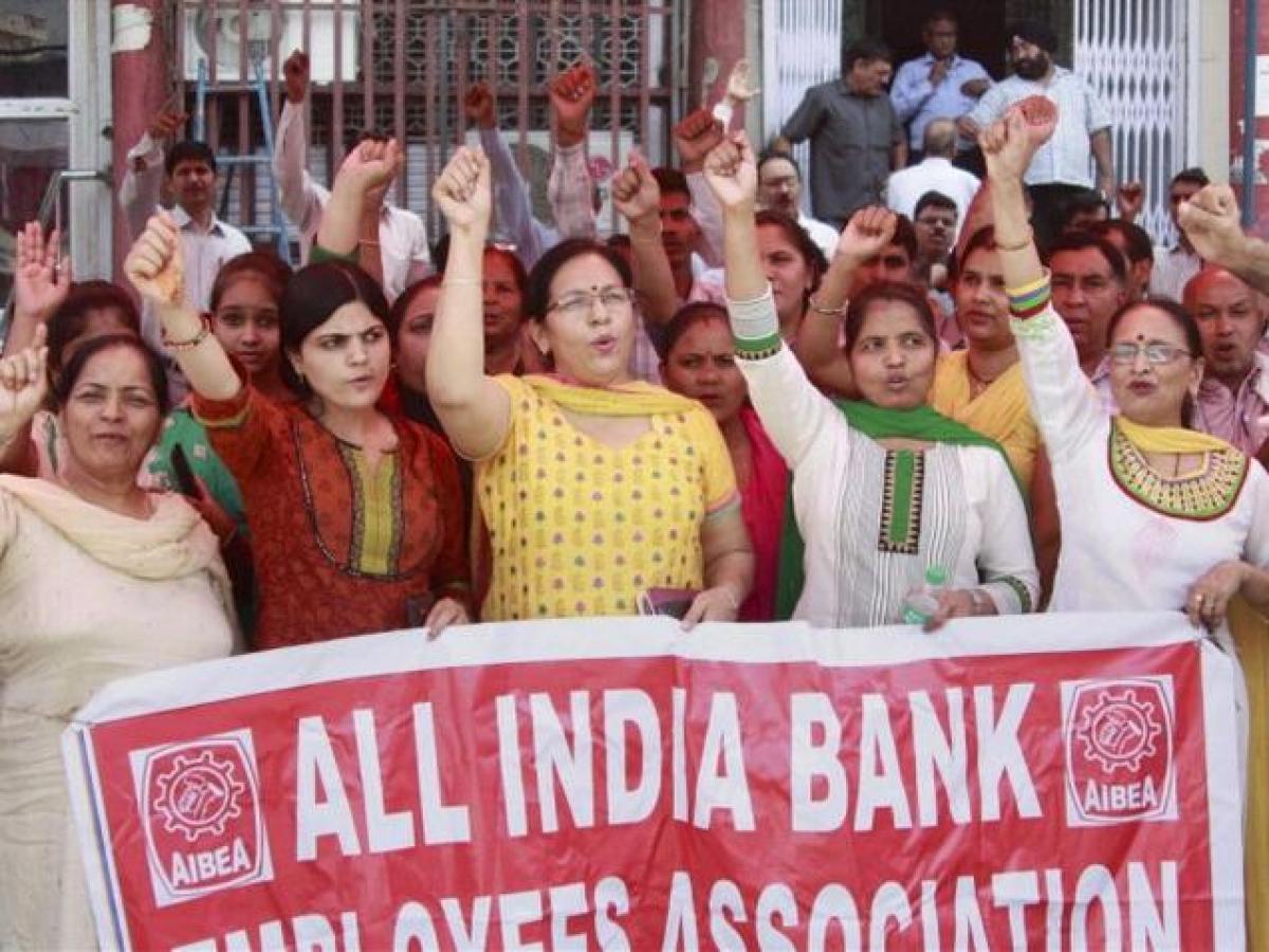 Strike in SBIs five associate banks a success: Union